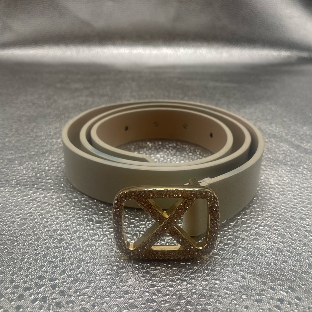 Express Cream Belt with Gold Buckle